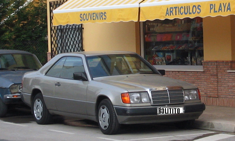 Mercedes 230 CE de 1988.